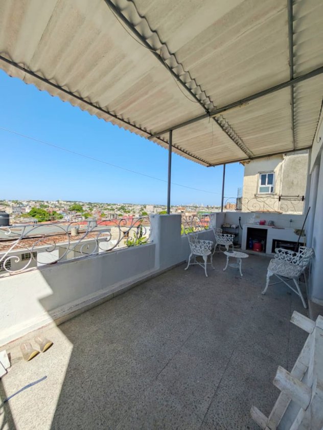 Detached House with 4 bedrooms for sale in Santos Suárez, Diez de Octubre, La Habana