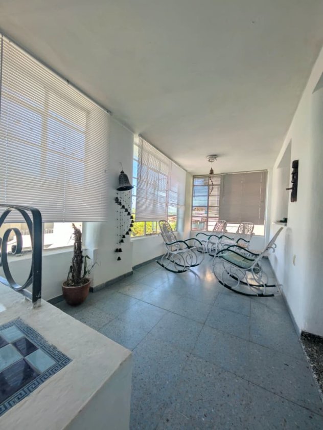 Detached House with 4 bedrooms for sale in Santos Suárez, Diez de Octubre, La Habana