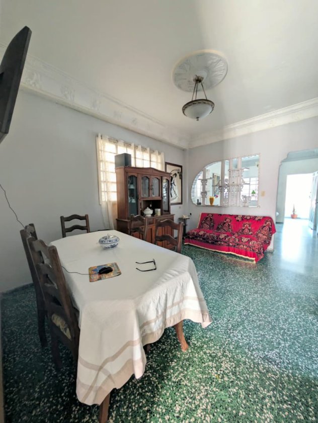Detached House with 4 bedrooms for sale in Santos Suárez, Diez de Octubre, La Habana