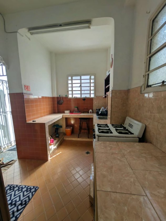 Detached House with 4 bedrooms for sale in Santos Suárez, Diez de Octubre, La Habana