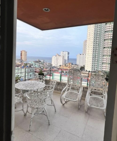 Apartamento de 3 habitaciones en venta en Vedado, Plaza de la Revolución, La Habana - 3