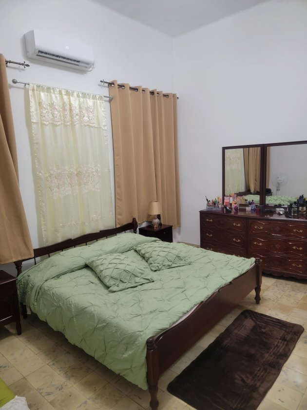 Biplanta de 4 habitaciones en venta en Playa, La Habana
