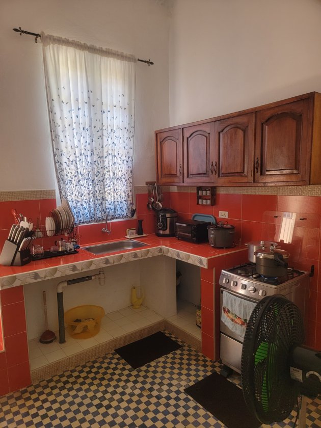 Biplanta de 4 habitaciones en venta en Playa, La Habana