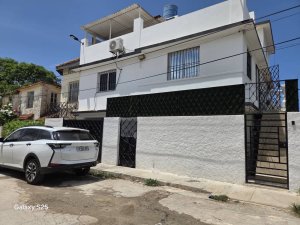 Casa de 4 habitaciones en venta en Santa Fe, Playa, La Habana - Miniatura 1