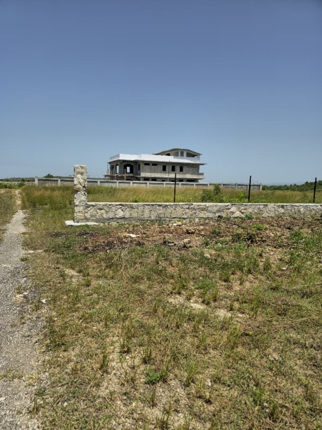 Casa Independiente de 6 habitaciones en venta en Guanabo, Habana del Este, La Habana