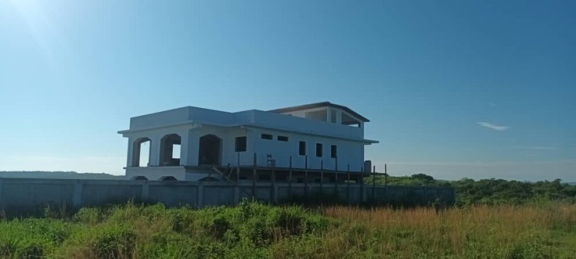 Casa Independiente de 6 habitaciones en venta en Guanabo, Habana del Este, La Habana