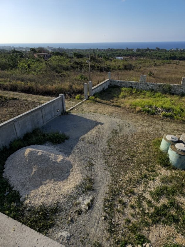 Casa Independiente de 6 habitaciones en venta en Guanabo, Habana del Este, La Habana