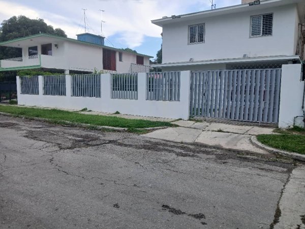 Casa Independiente de 6 habitaciones en venta en Nuevo Vedado, Plaza de la Revolución, La Habana - 14