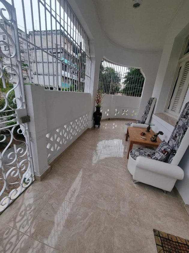 Casa de 4 habitaciones en venta en La Ceiba - Kholy, Playa, La Habana