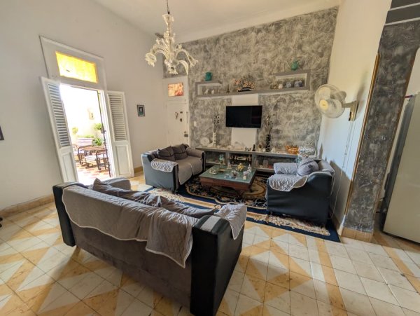 Casa Independiente de 5 habitaciones en venta en Vedado, Plaza de la Revolución, La Habana