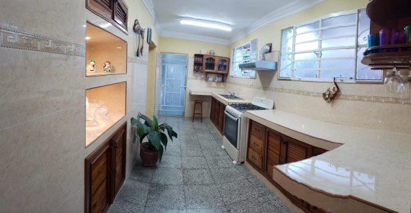 Casa de 5 habitaciones en venta en Eléctrico, Arroyo Naranjo, La Habana - 2