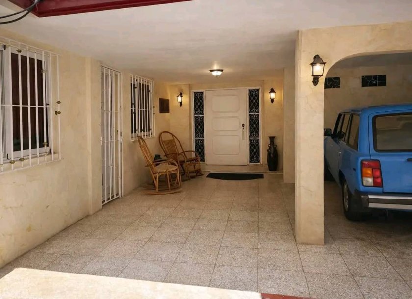 Casa de 3 habitaciones en venta en Siboney - Playa, Playa, La Habana