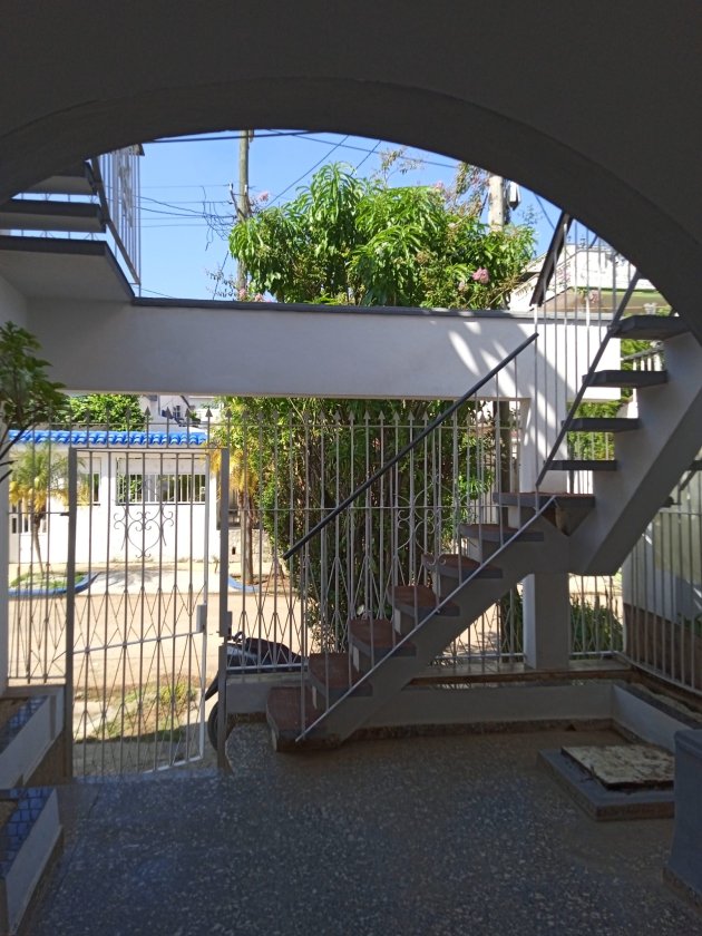 Biplanta de 2 habitaciones en venta en Miramar, Playa, La Habana