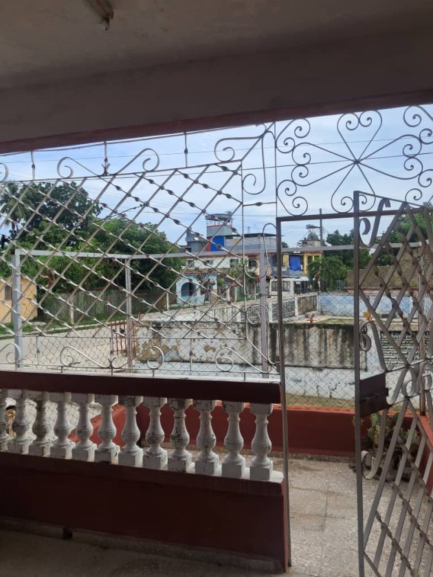 Casa Independiente de 4 habitaciones en venta en Arroyo Apolo, Arroyo Naranjo, La Habana