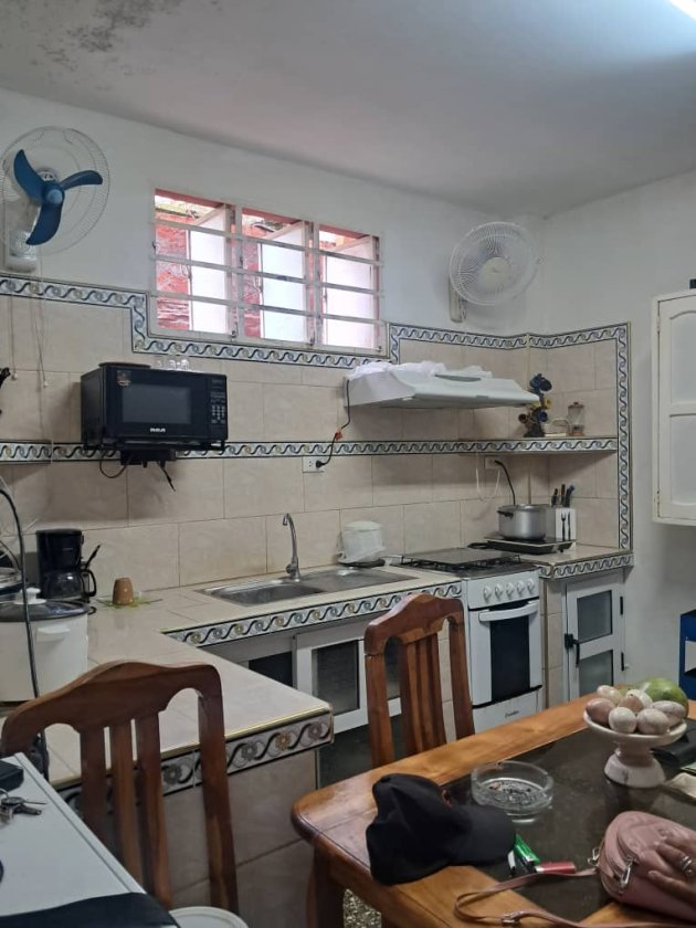 Casa Independiente de 4 habitaciones en venta en Arroyo Apolo, Arroyo Naranjo, La Habana