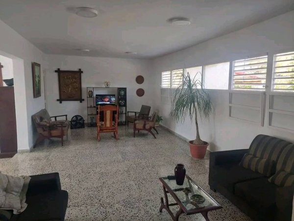 Casa Independiente de 4 habitaciones en venta en Siboney - Playa, Playa, La Habana - 9