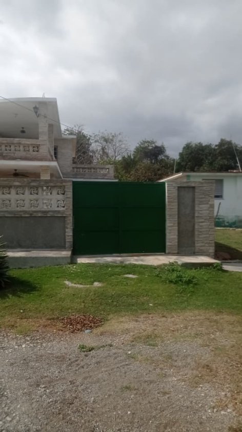 Casa Independiente de 5 habitaciones en venta en Habana del Este, La Habana