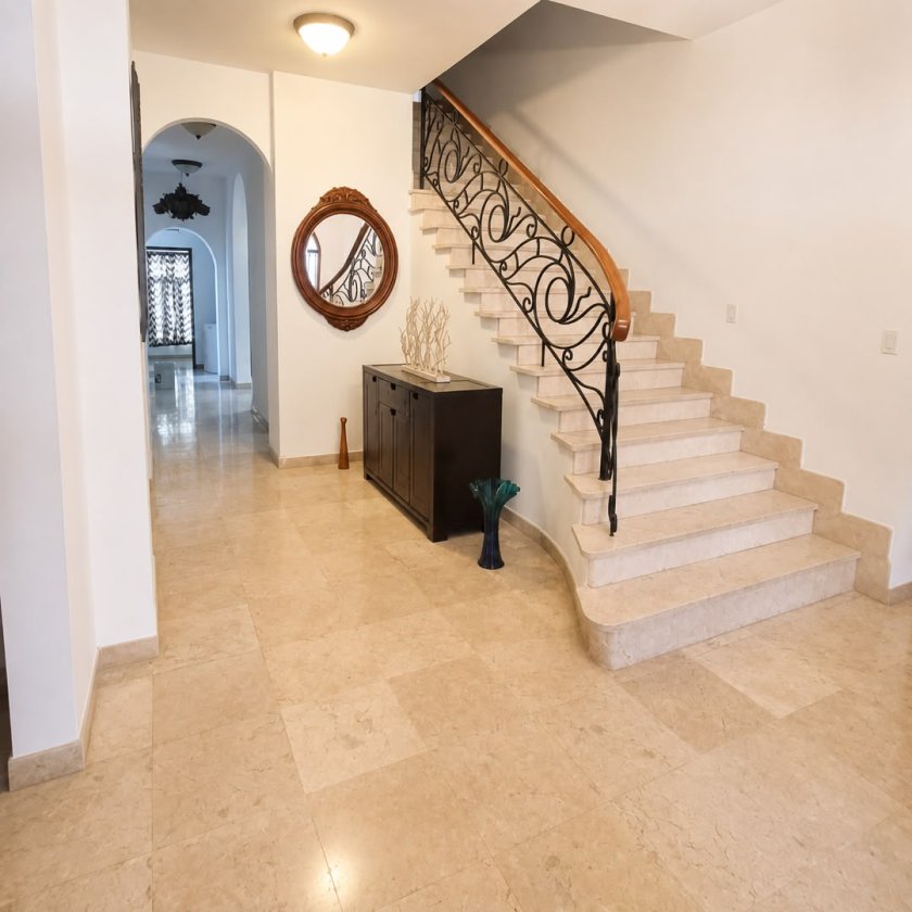 Casa Independiente de 6 habitaciones en venta en Kholy, Playa, La Habana