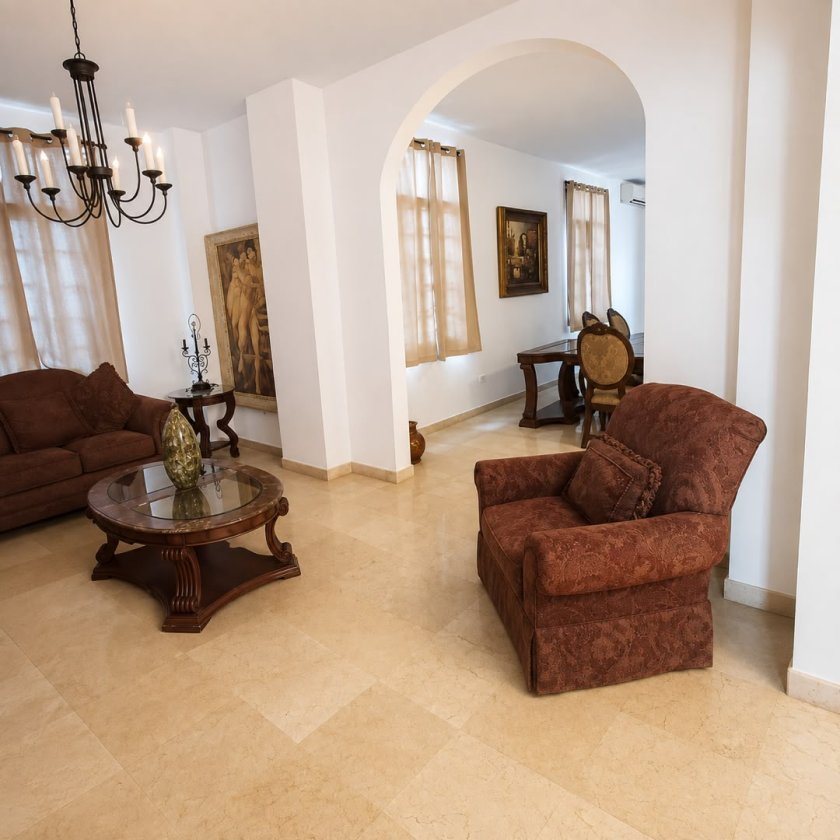 Casa Independiente de 6 habitaciones en venta en Kholy, Playa, La Habana