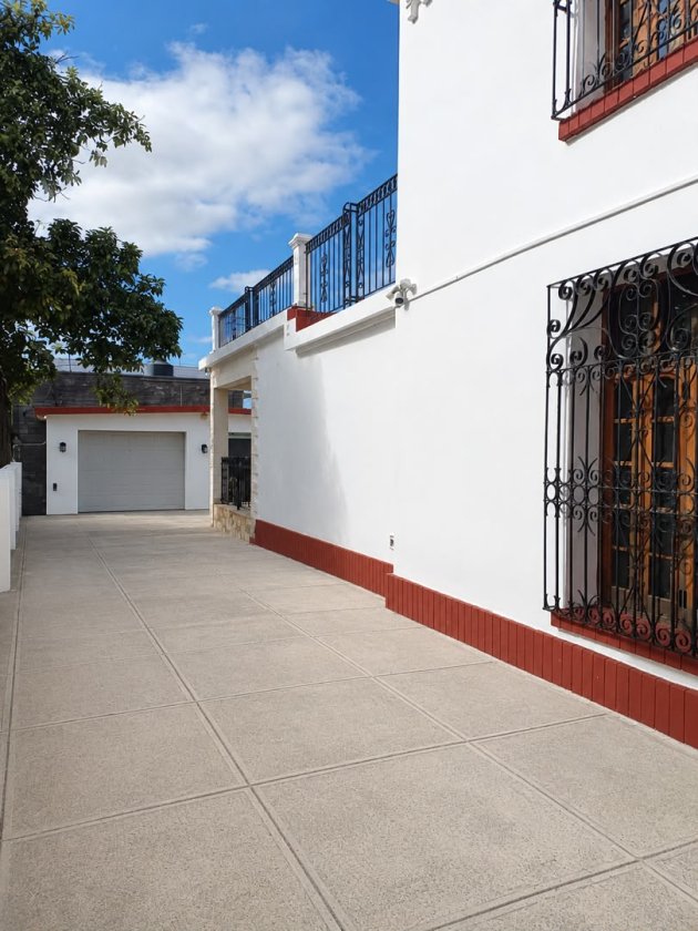 Casa Independiente de 6 habitaciones en venta en Kholy, Playa, La Habana