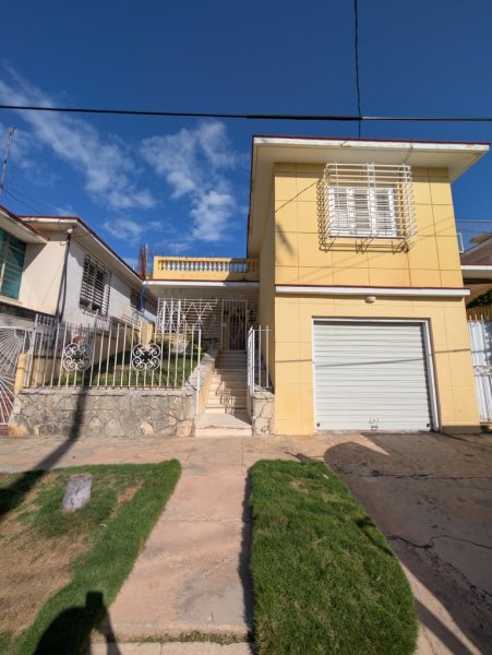 Casa Independiente de 4 habitaciones en venta en Miramar, Playa, La Habana
