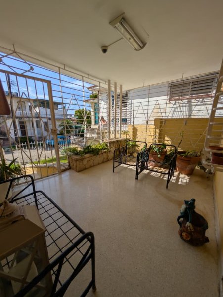 Casa Independiente de 4 habitaciones en venta en Miramar, Playa, La Habana - 2
