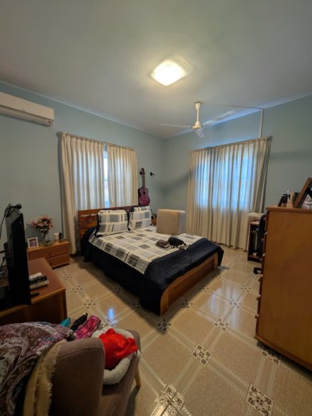 Casa Independiente de 4 habitaciones en venta en Miramar, Playa, La Habana - 3