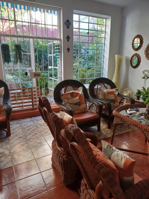 Casa Independiente de 2 habitaciones en venta en Almendares, Playa, La Habana