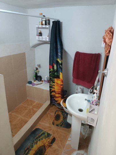 Casa de 5 habitaciones en venta en Diez de Octubre, La Habana - 4