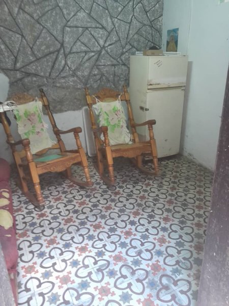 Casa de 2 habitaciones en venta en Luyanó, Diez de Octubre, La Habana - 3