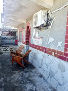 Biplanta de 6 habitaciones en venta en Guanabo, Habana del Este, La Habana - Miniatura 2
