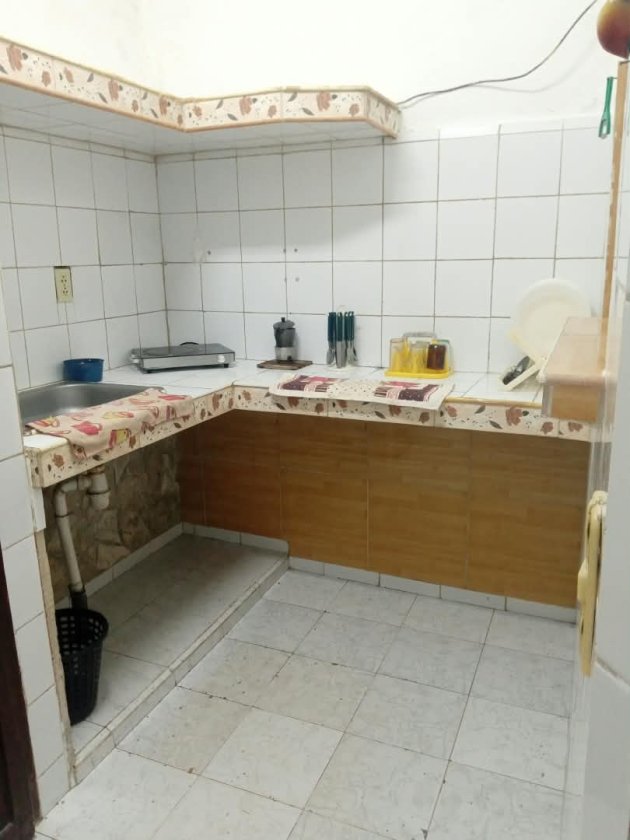 Biplanta de 6 habitaciones en venta en Guanabo, Habana del Este, La Habana