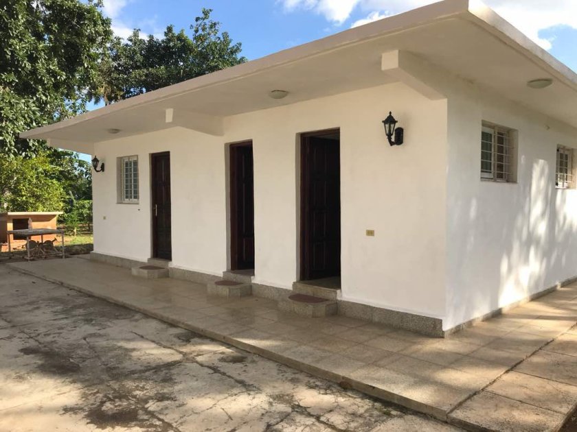 Casa Independiente de 5 habitaciones en venta en Wajay, Boyeros, La Habana