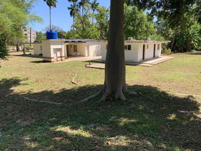Casa Independiente de 5 habitaciones en venta en Wajay, Boyeros, La Habana