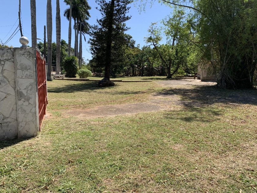 Casa Independiente de 5 habitaciones en venta en Wajay, Boyeros, La Habana