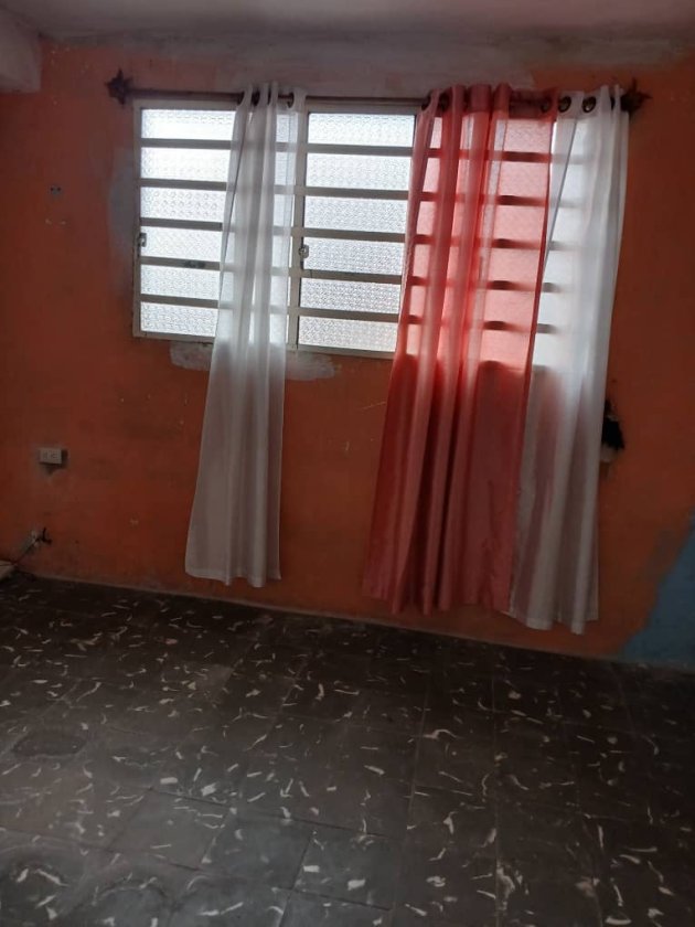 Casa Independiente de 3 habitaciones en venta en Coco Solo, Marianao, La Habana