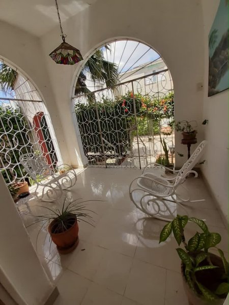 Casa Independiente de 4 habitaciones en venta en Playa, La Habana - 3