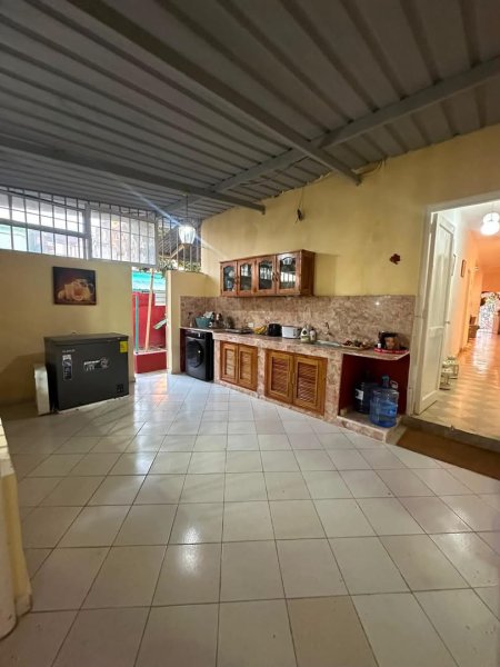 Detached House with 4 bedrooms for sale in Sevillano, Diez de Octubre, La Habana - 11