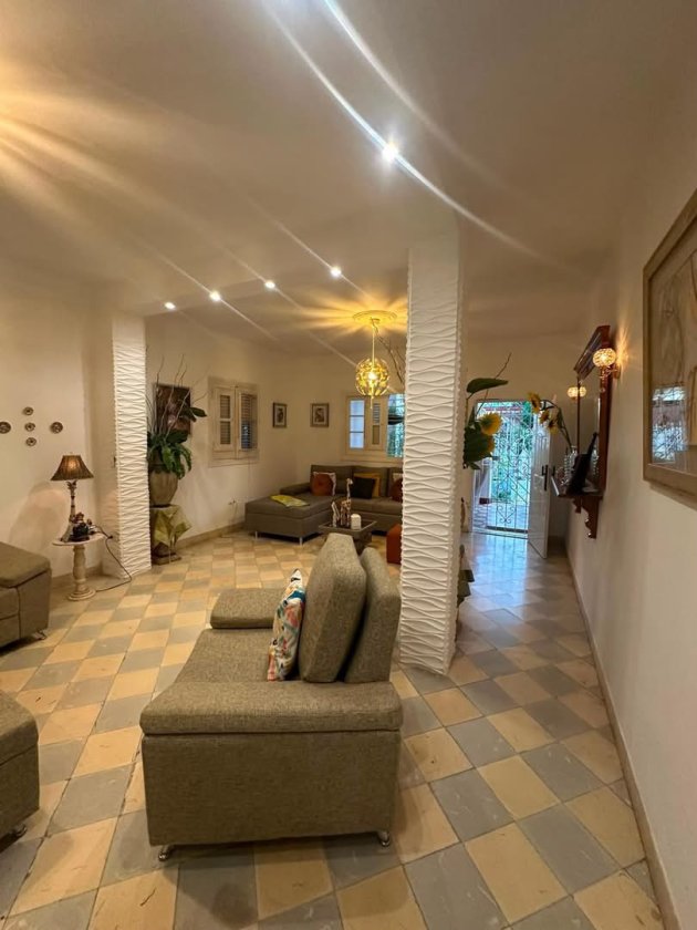 Casa Independiente de 4 habitaciones en venta en Sevillano, Diez de Octubre, La Habana