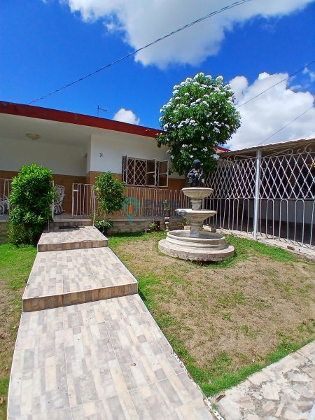 Apartment with 5 bedrooms for sale in Chibás, Guanabacoa, La Habana