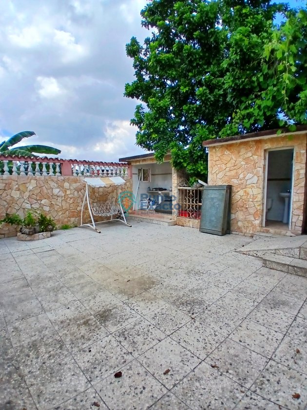 Apartamento de 5 habitaciones en venta en Chibás, Guanabacoa, La Habana
