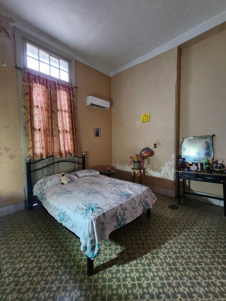 Casa de 6 habitaciones en venta en Santos Suárez, Diez de Octubre, La Habana - 11