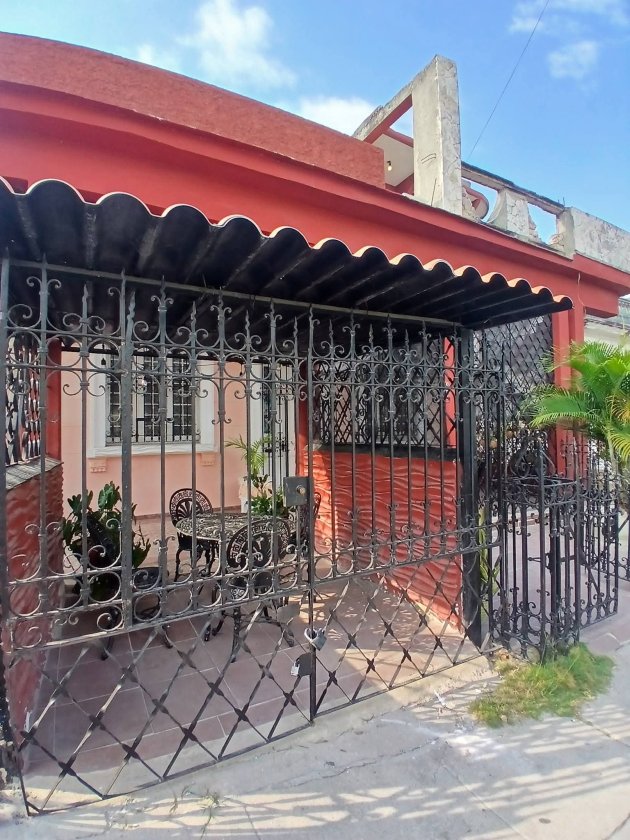 House with 6 bedrooms for sale in Santos Suárez, Diez de Octubre, La Habana