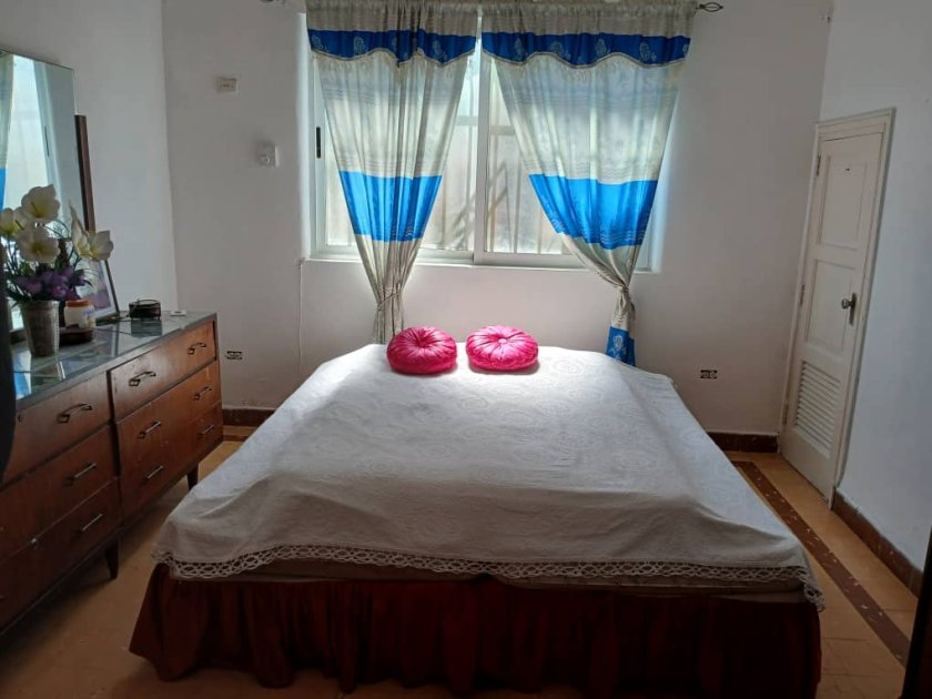 Casa Independiente de 2 habitaciones en venta en La Ceiba - Kholy, Playa, La Habana