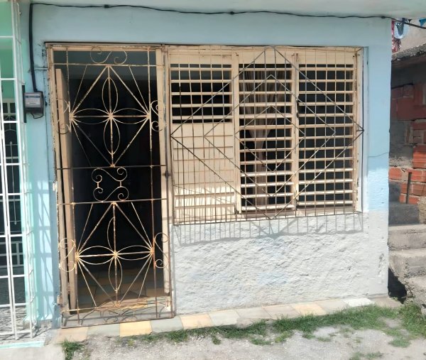 Casa de 2 habitaciones en venta en El Valle, Bayamo, Granma