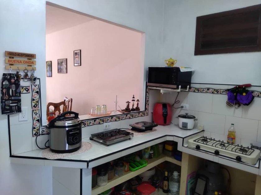 Casa Independiente de 4 habitaciones en venta en DBeche, Guanabacoa, La Habana