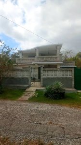 Biplanta de 5 habitaciones en venta en Tarará, Habana del Este, La Habana - Miniatura 1