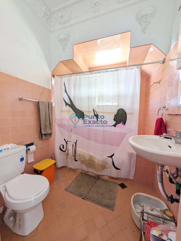 Casa Independiente de 4 habitaciones en venta en Santos Suárez, Diez de Octubre, La Habana