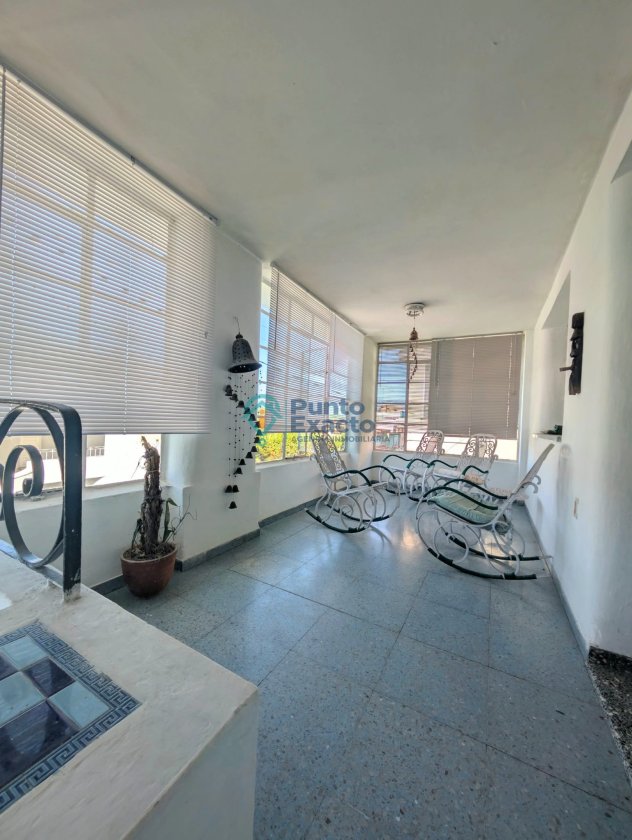 Casa Independiente de 4 habitaciones en venta en Santos Suárez, Diez de Octubre, La Habana