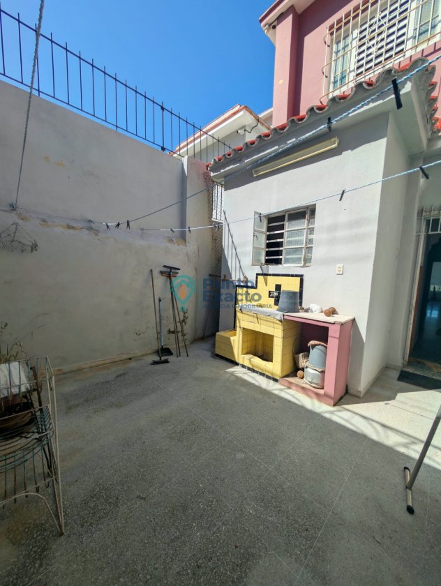 Casa Independiente de 4 habitaciones en venta en Santos Suárez, Diez de Octubre, La Habana